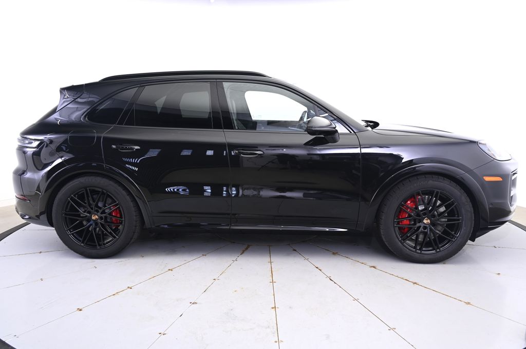 Thumbnail: 2025 Porsche Cayenne - 8