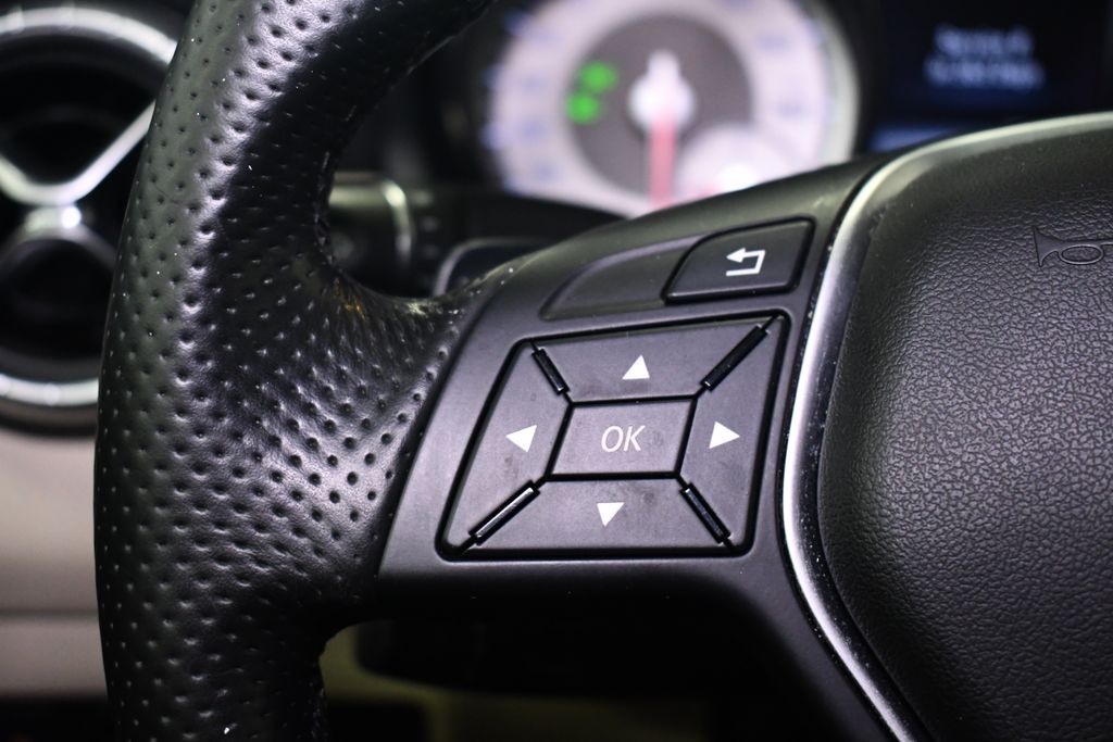 Thumbnail: 2014 Mercedes-Benz CLA - 24