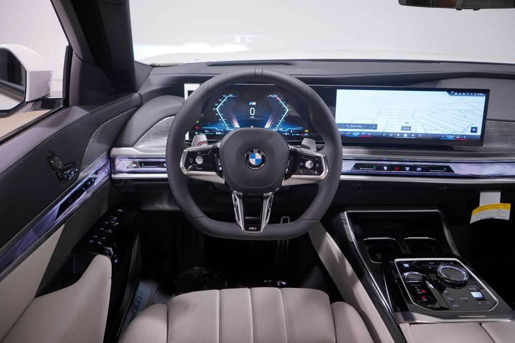 Thumbnail: 2025 BMW 7 Series - 12