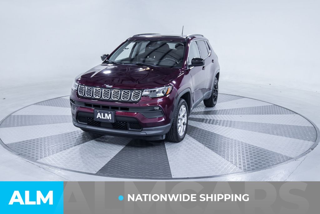Used 2022 Red Jeep Latitude Lux image 2