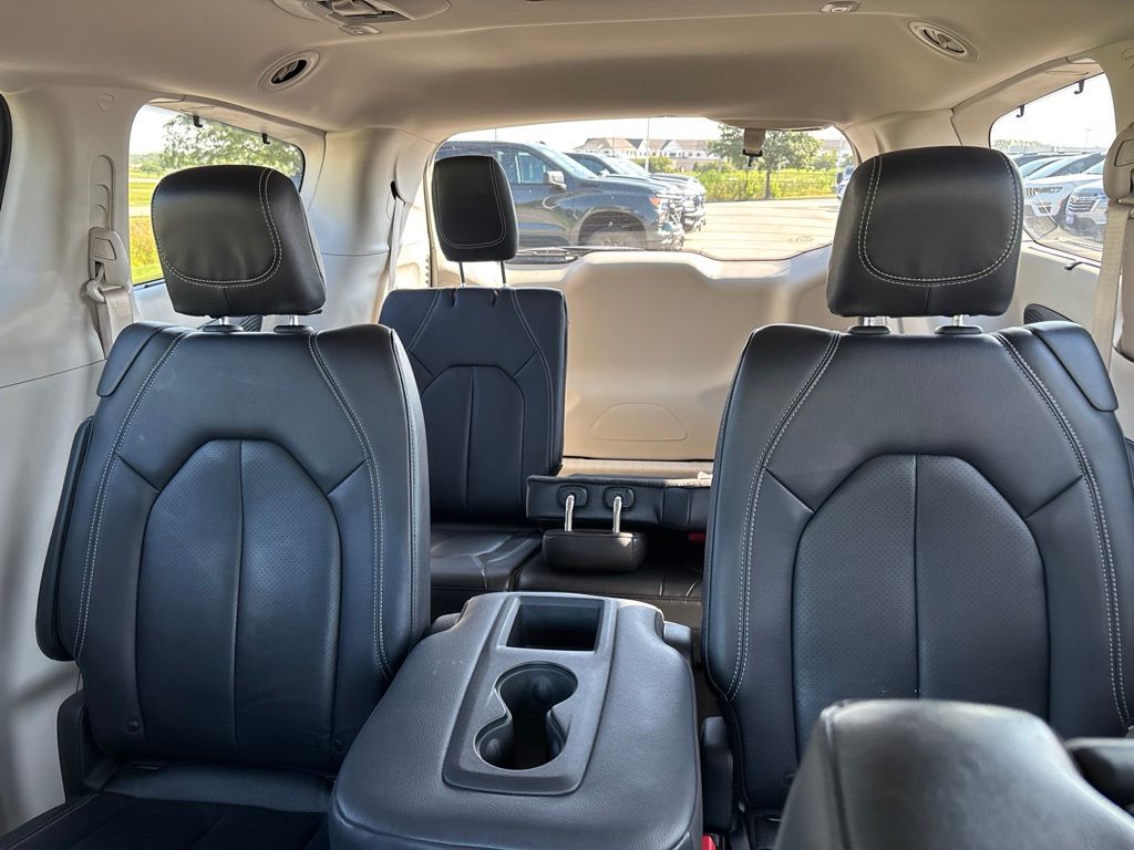 Used 2022 Chrysler Pacifica Van