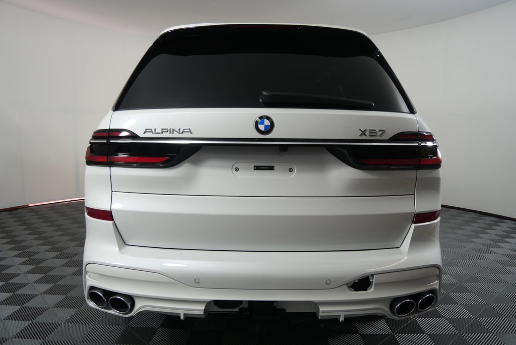2026 BMW X7 Alpina XB7 4