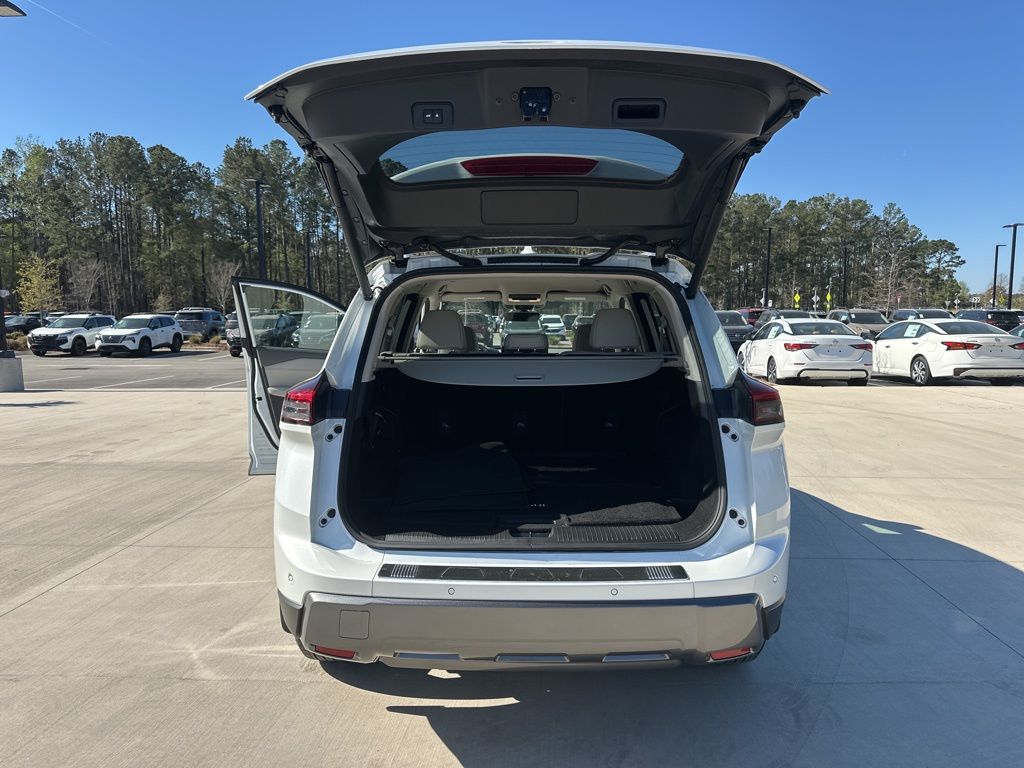 2024 Everest White Pearl Nissan Rogue SL FWD SUV