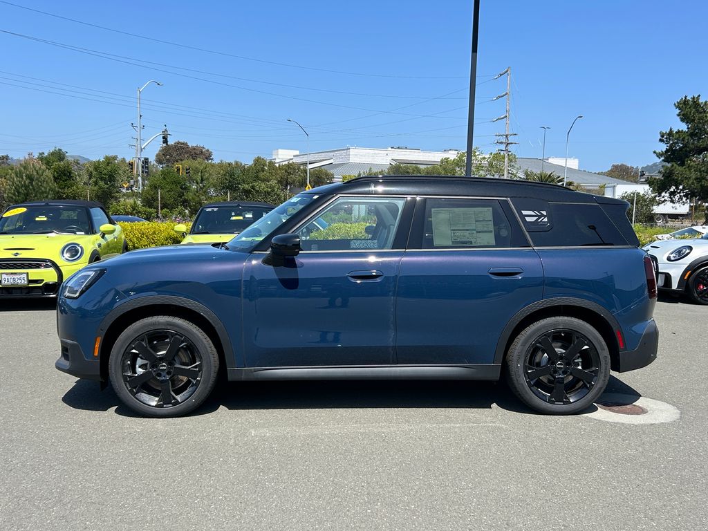 2025 MINI Cooper Countryman Signature 2