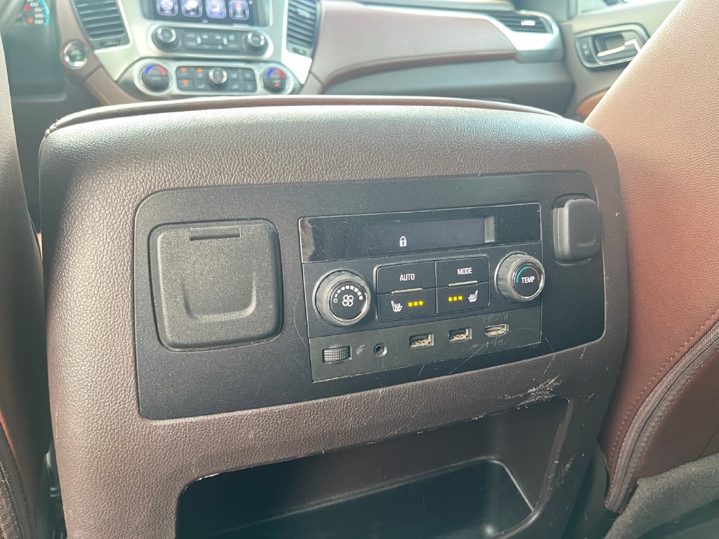 2017 Chevrolet Suburban #37
