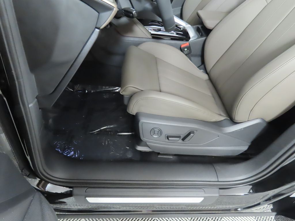 Thumbnail: 2025 Audi Q5 - 32