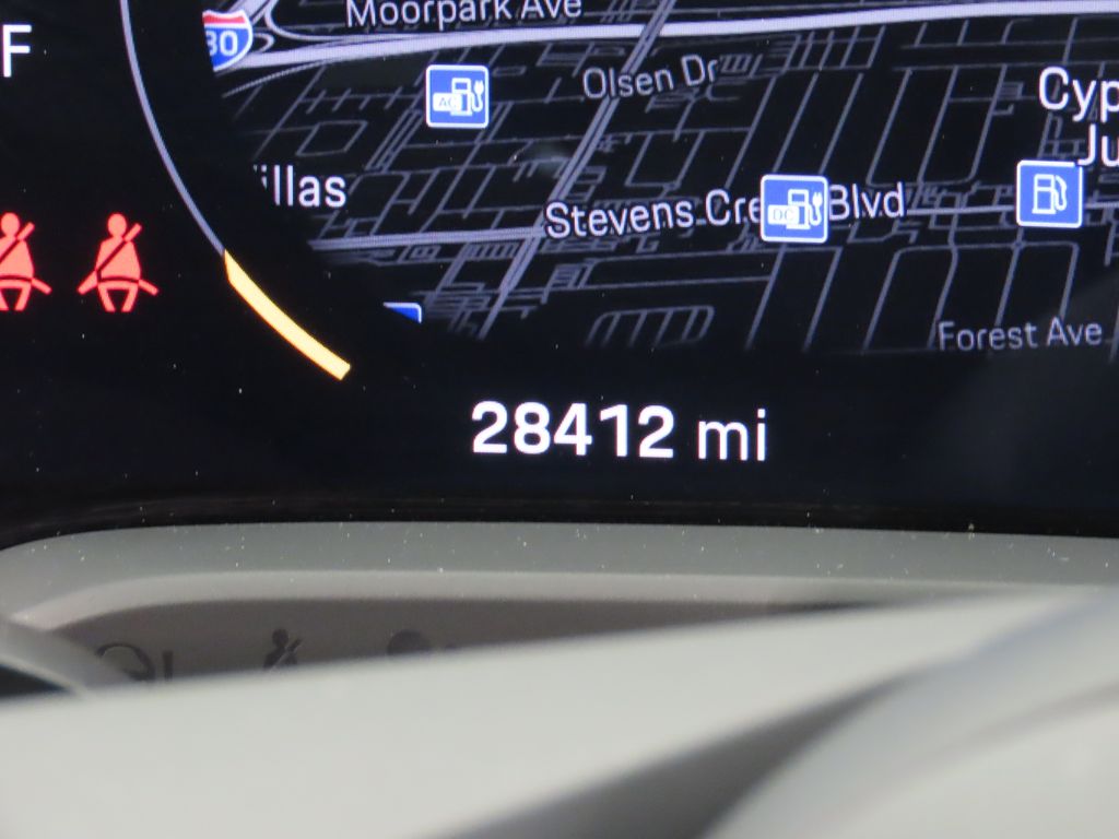 Thumbnail: 2023 Porsche Taycan - 17