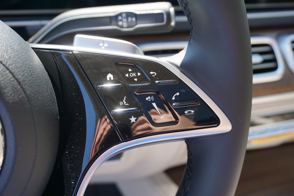 Thumbnail: 2026 Mercedes-Benz GLE - 30