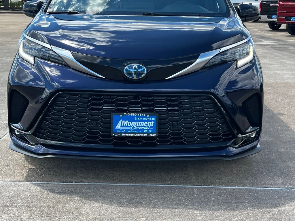 2022 Toyota Sienna XSE - 5