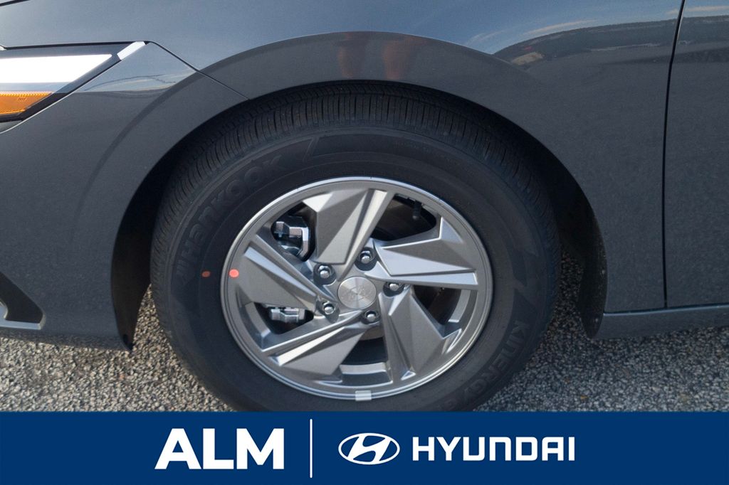 New 2026 Gray Hyundai SE image 12