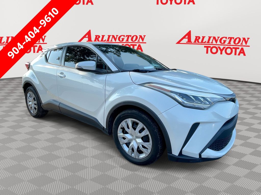 2020 Toyota C-HR LE's photo