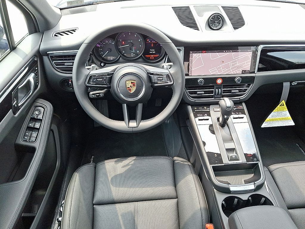 Thumbnail: 2025 Porsche Macan - 13