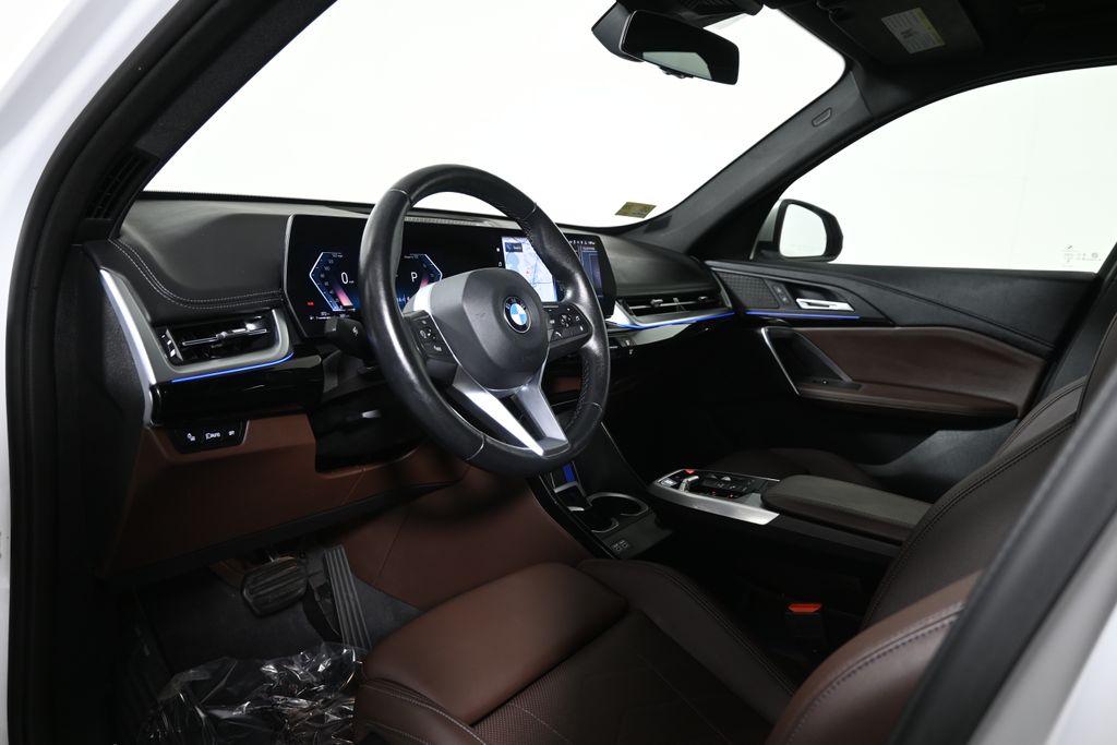 Thumbnail: 2023 BMW X1 - 14