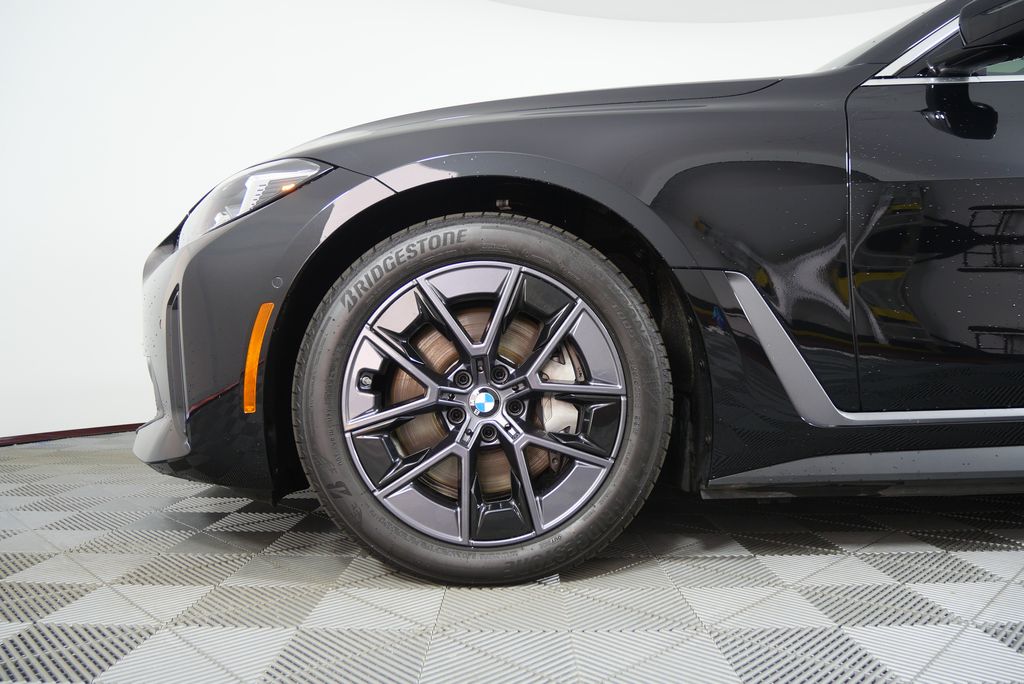 Thumbnail: 2025 BMW i4 - 7