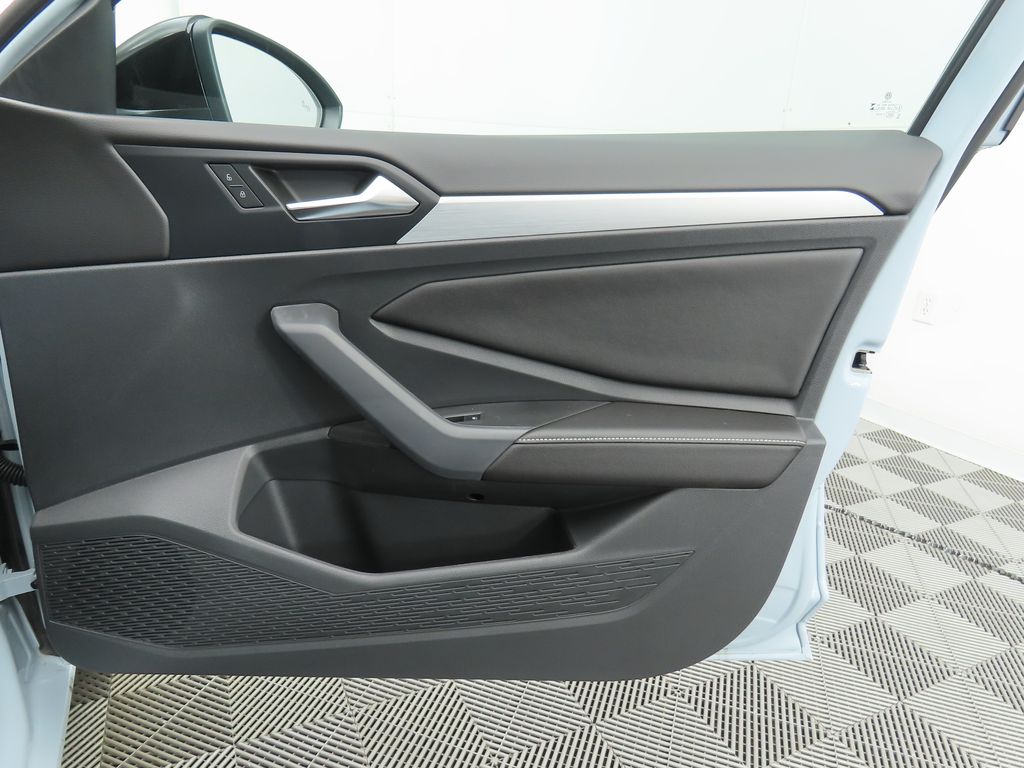 Thumbnail: 2025 Volkswagen Jetta - 25