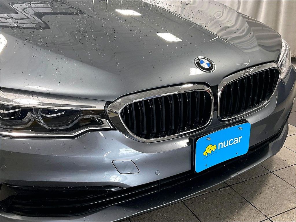 2019 BMW 5 Series — photo 32