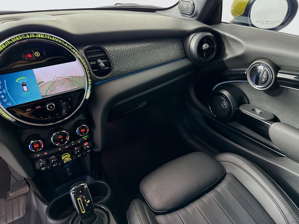 Thumbnail: 2022 MINI Cooper - 24