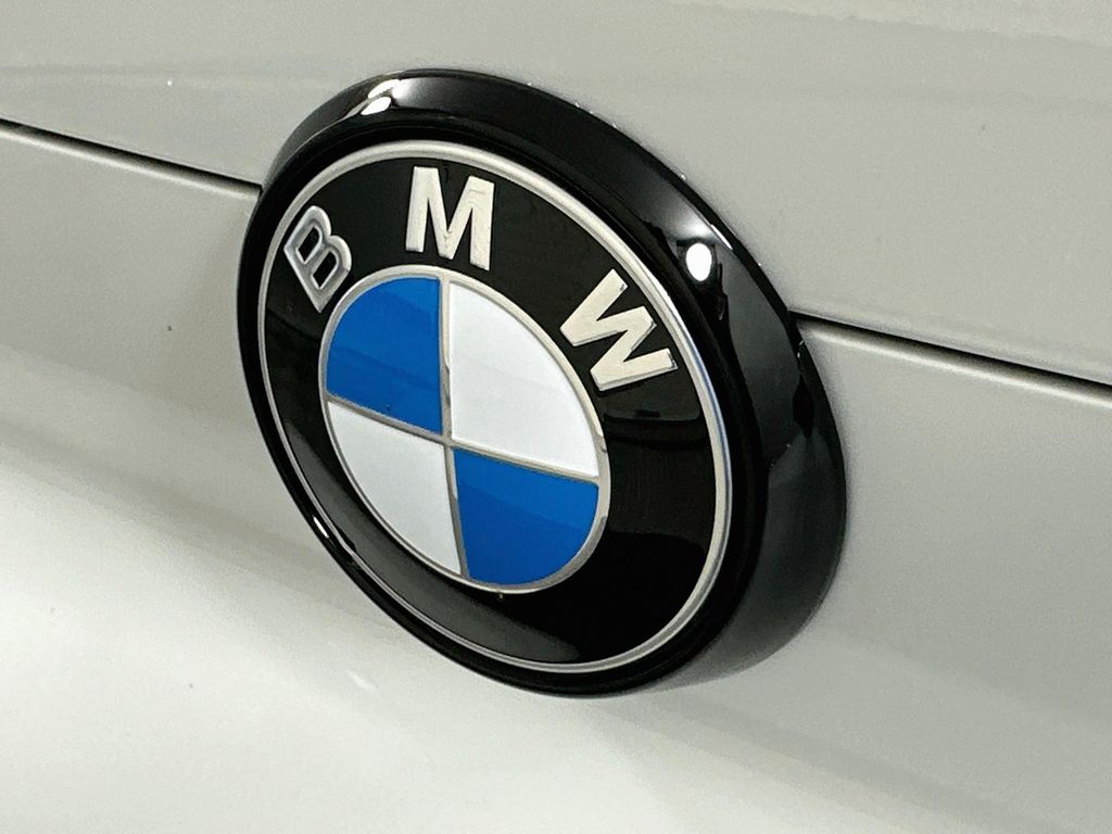 Thumbnail: 2027 BMW X6 - 22