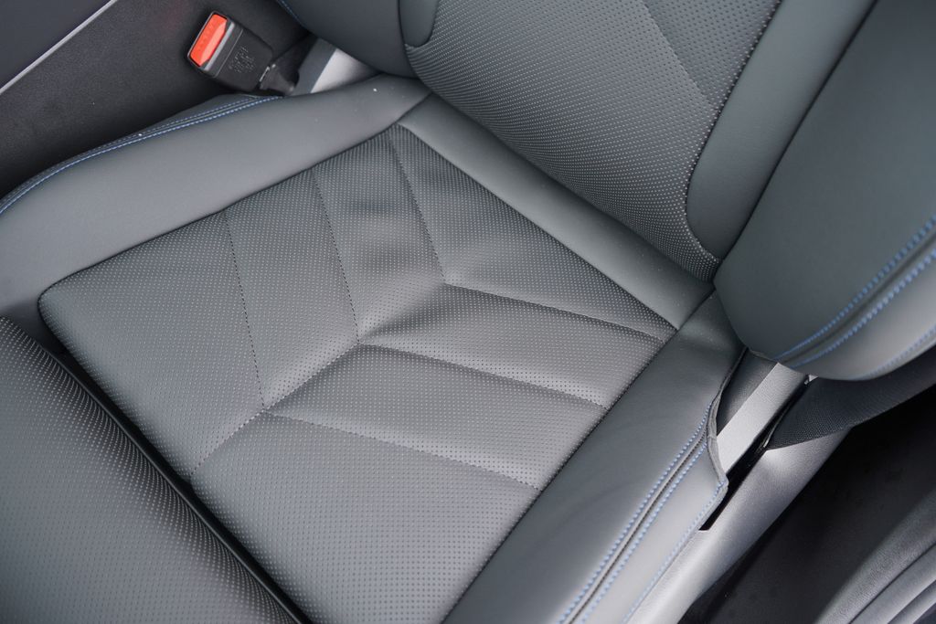 Thumbnail: 2026 BMW 5 Series - 12