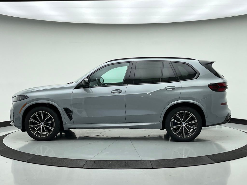 2025 BMW X5 M60i 8