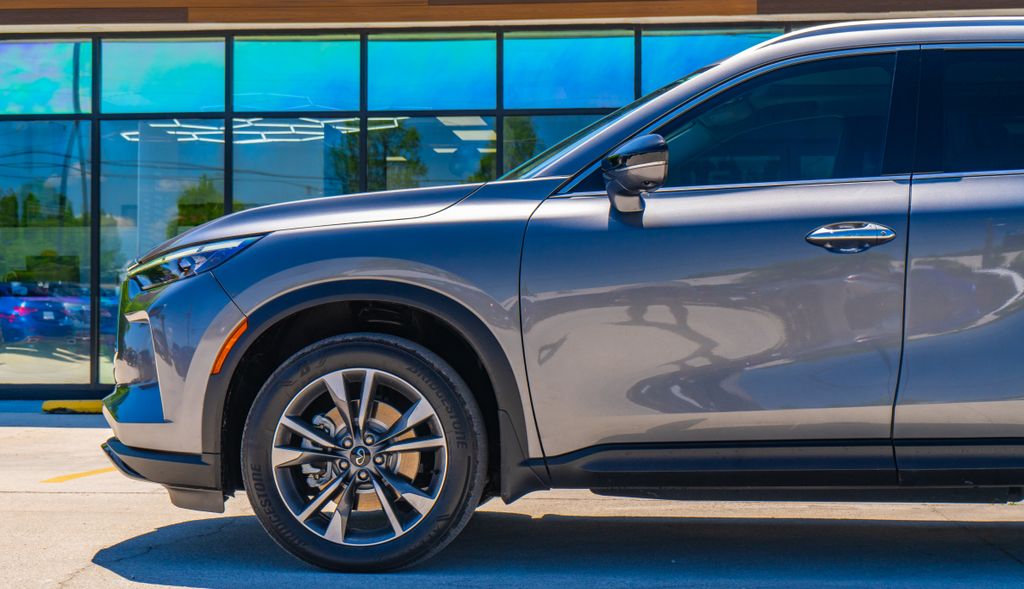 2023 INFINITI QX60 LUXE - 11