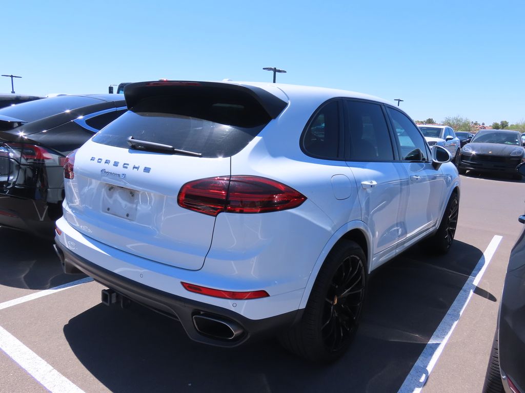 Thumbnail: 2017 Porsche Cayenne - 3