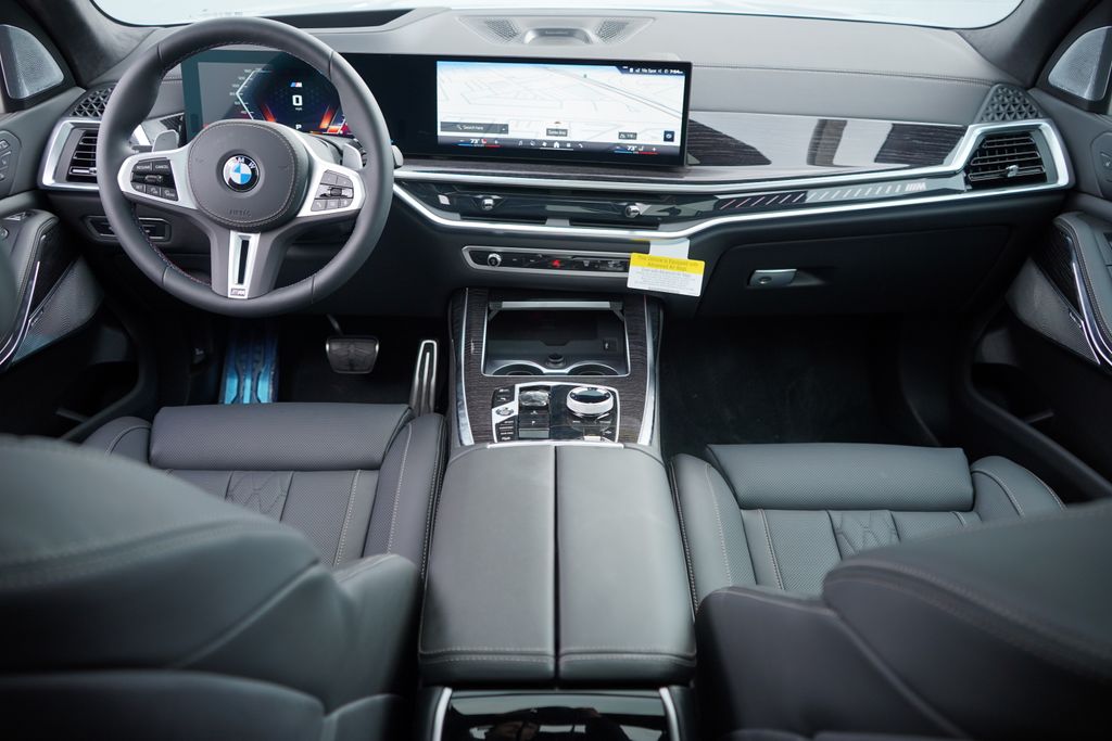 Thumbnail: 2026 BMW X7 - 12