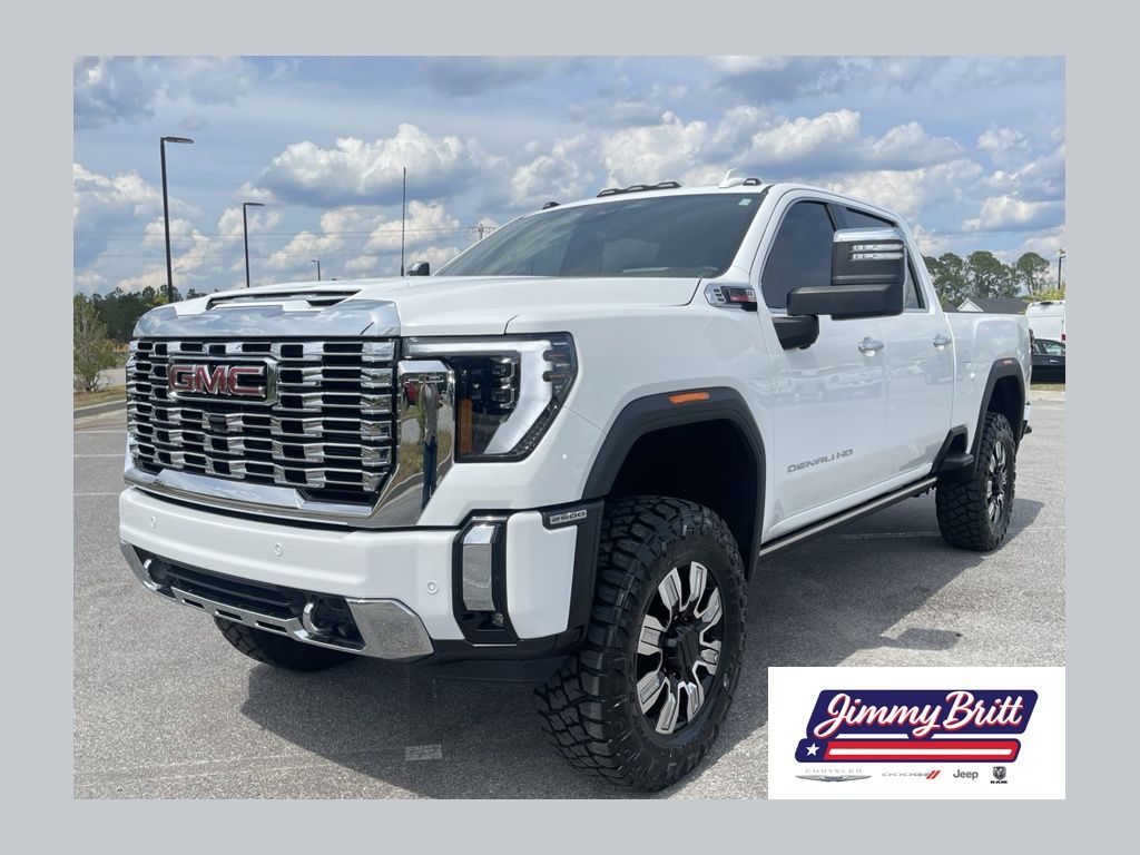 Summit White 2025 GMC Sierra 2500HD Denali Crew Cab 4WD Pickup Truck Four-Wheel Drive Automatic