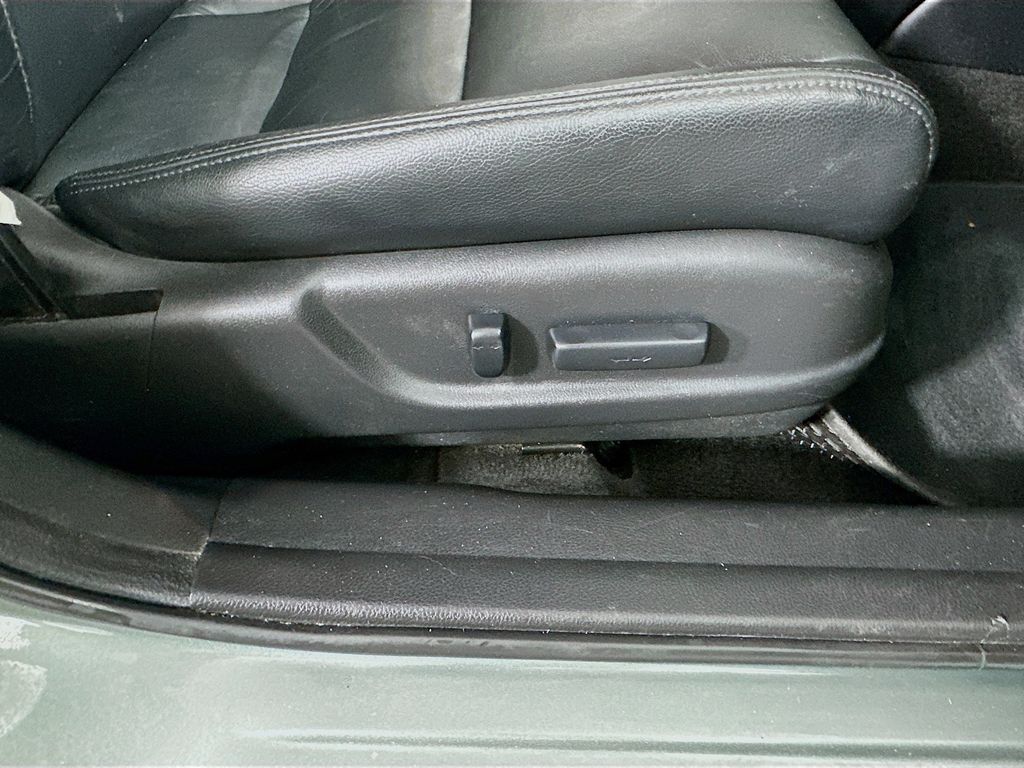 Used 2010 Green Honda EX-L image 21