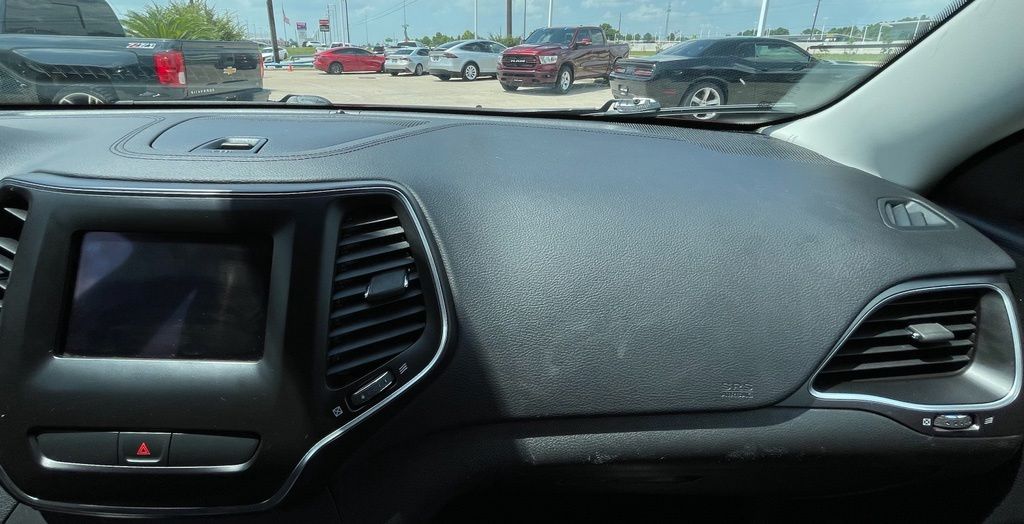 2019 Jeep Cherokee Latitude Red at Community Kia