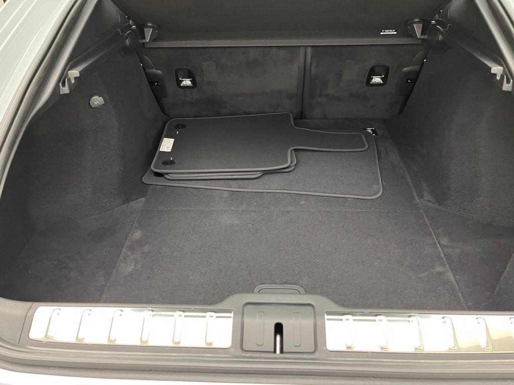 Thumbnail: 2025 Porsche Panamera - 25