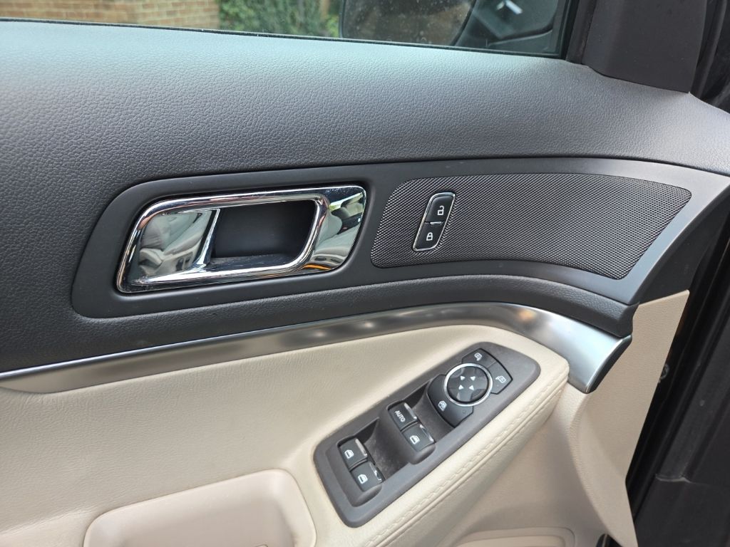 Used 2015 Black Ford Base image 12