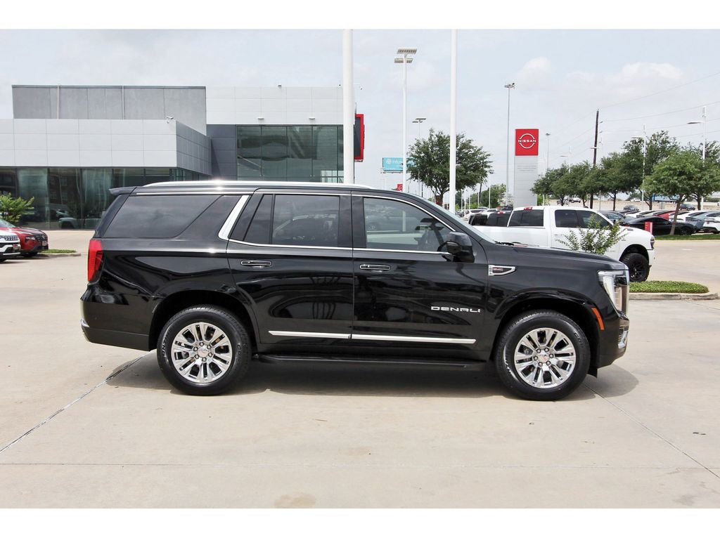 2025 GMC Yukon Denali - 4
