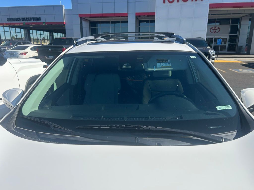 Thumbnail: 2017 Toyota RAV4 - 8