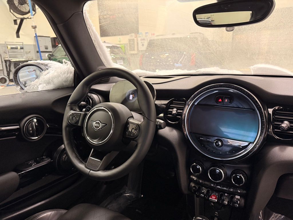 Thumbnail: 2024 MINI Cooper - 25