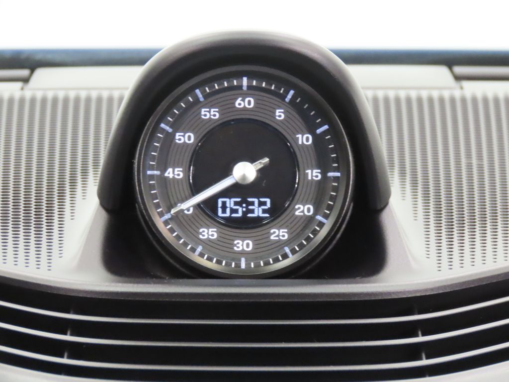 Thumbnail: 2023 Porsche Taycan - 26