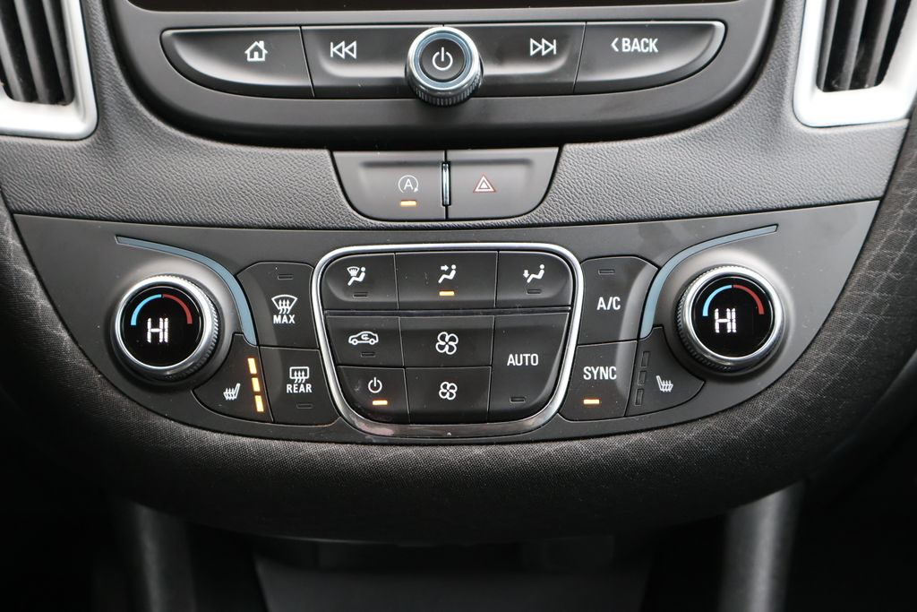 Thumbnail: 2024 Chevrolet Malibu - 19