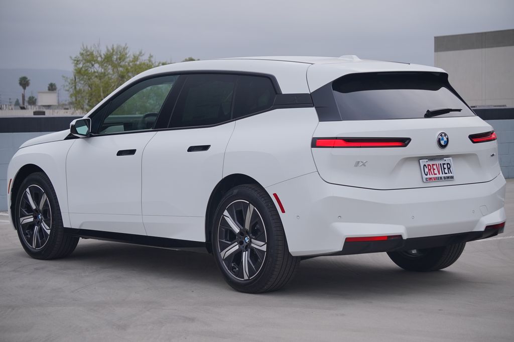 Thumbnail: 2026 BMW iX - 7