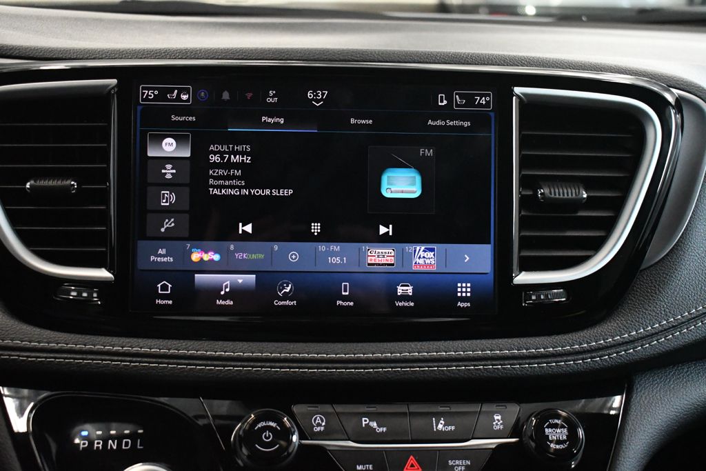 Used 2026 White Chrysler Select image 37