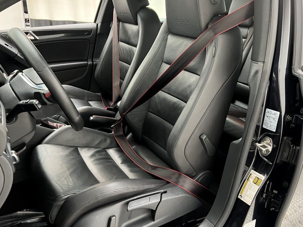 Thumbnail: 2014 Volkswagen Golf - 20