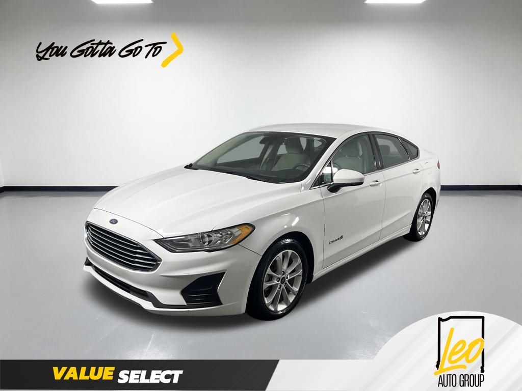 Oxford White 2019 Ford Fusion Hybrid Sedan Front-Wheel Drive Continuously Variable Transmission