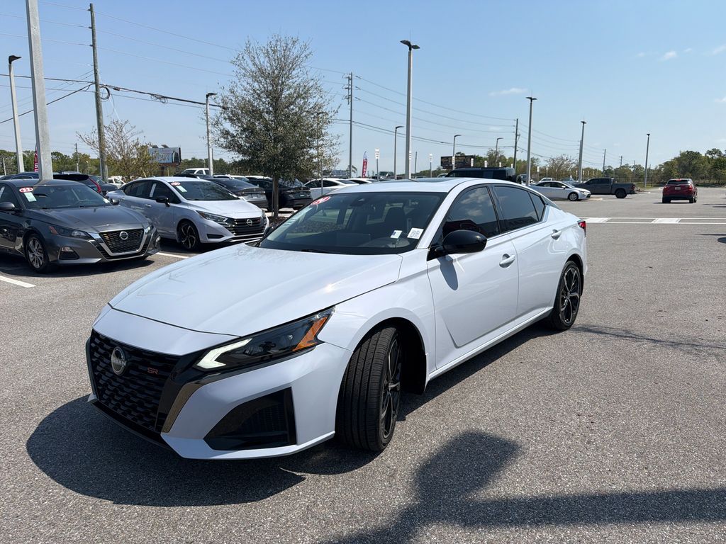 Used 2024 Nissan Altima 2.5 SR 4D Sedan