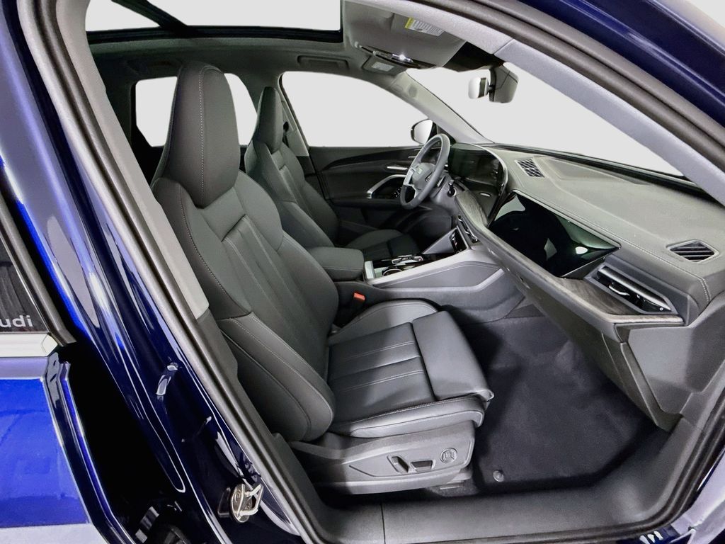 Thumbnail: 2026 Audi Q5 - 20