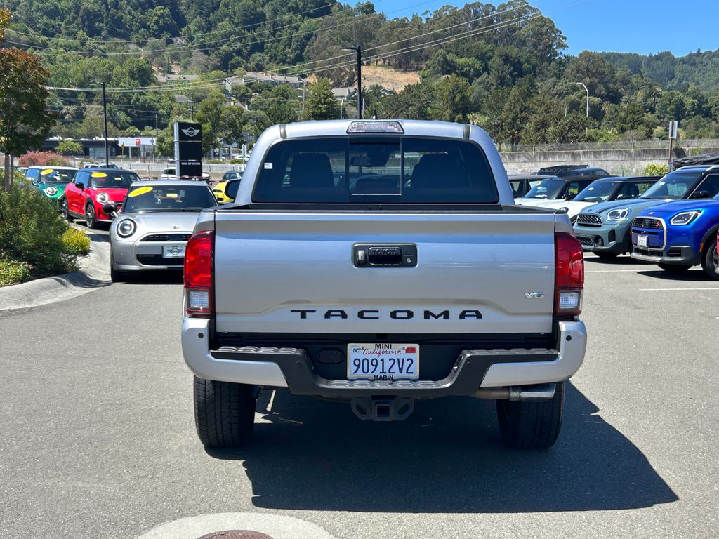 Thumbnail: 2019 Toyota Tacoma - 4
