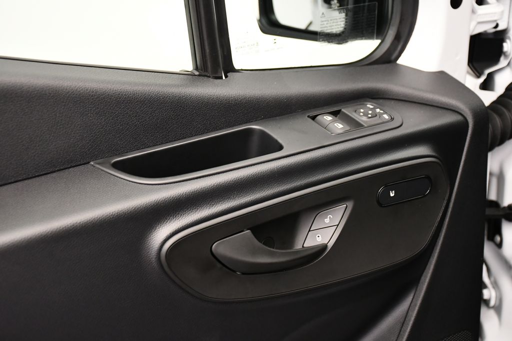 Thumbnail: 2025 Mercedes-Benz Sprinter - 21