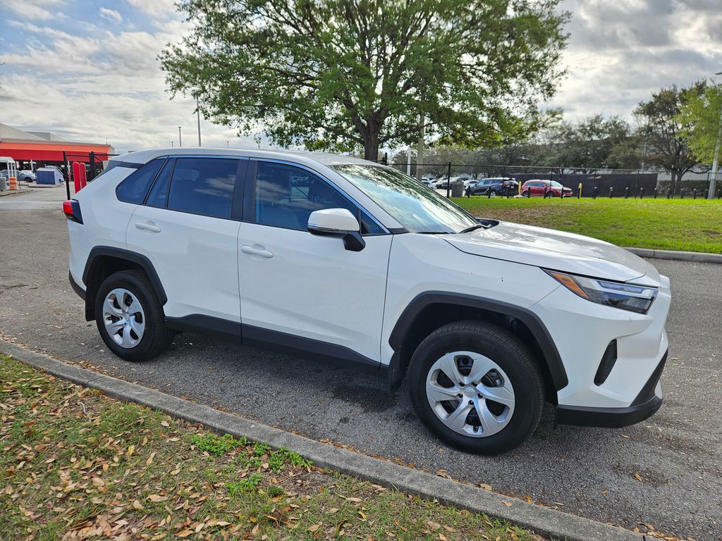 2024 Toyota RAV4 LE 7