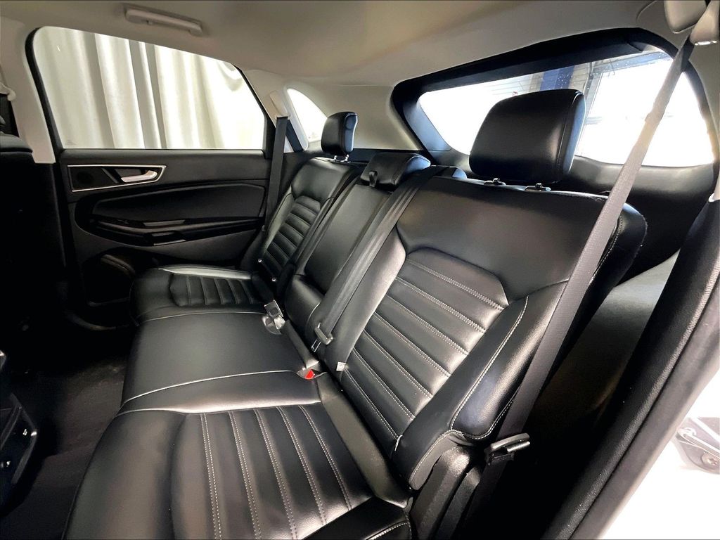 2022 Ford Edge — photo 15