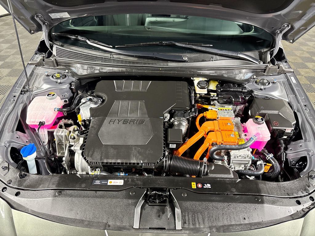 2025 Hyundai Elantra Hybrid SEL Sport