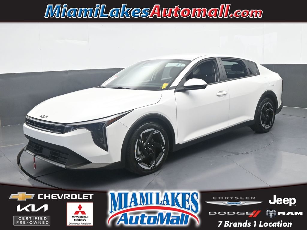 2025 Kia K4 EX AT's photo