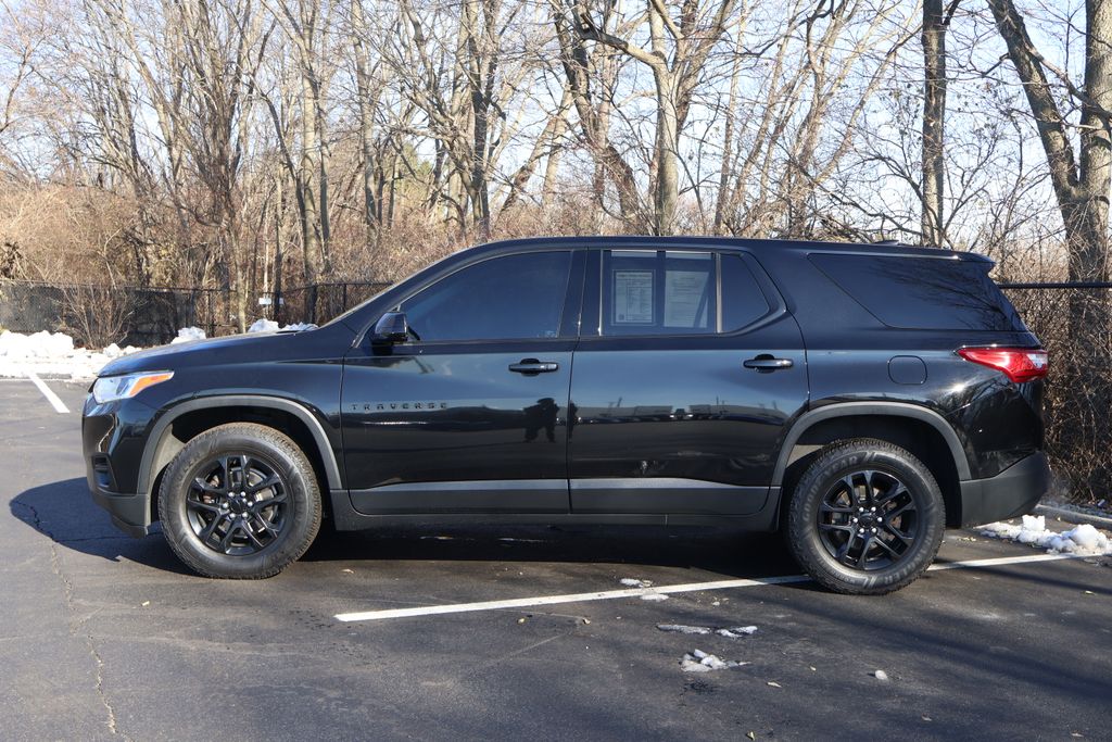 Thumbnail: 2021 Chevrolet Traverse - 4